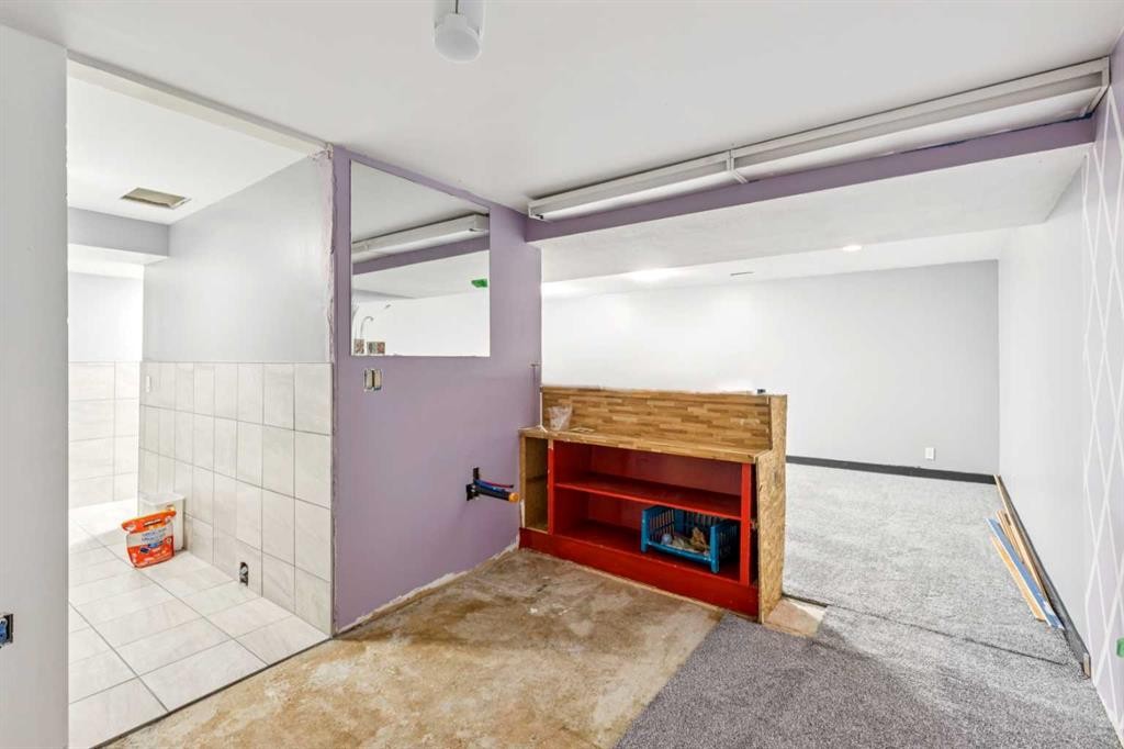 4819 Rundlewood Drive Ne, Calgary, AB - Indoor Photo Showing Other Room