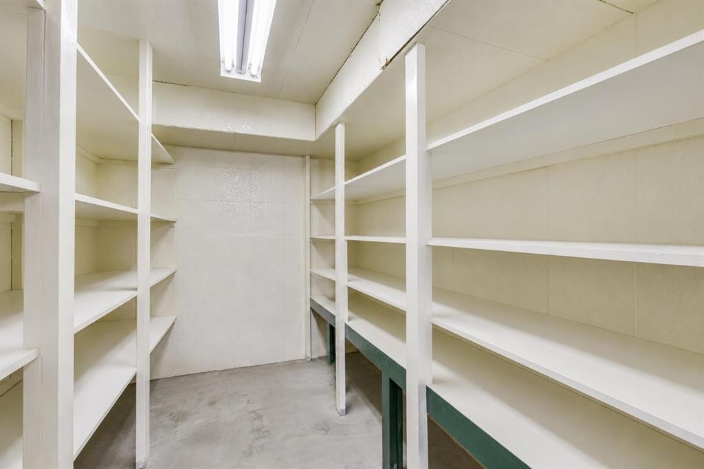 4819 Rundlewood Drive Ne, Calgary, AB - Indoor With Storage