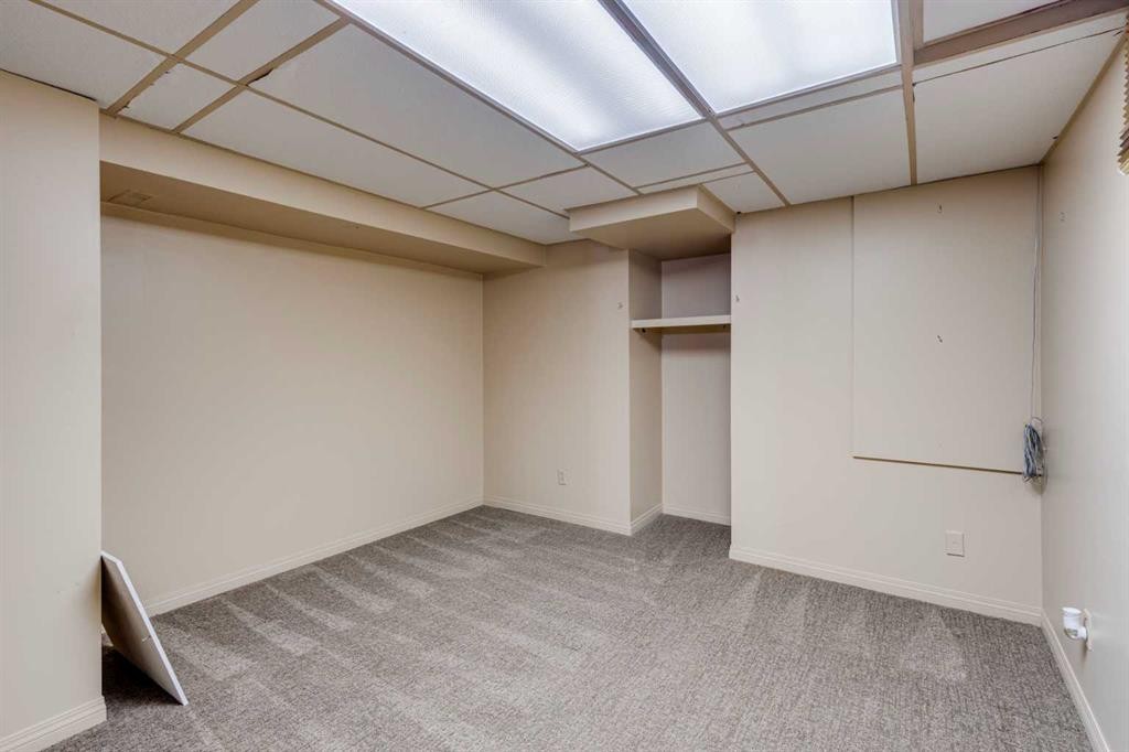 4819 Rundlewood Drive Ne, Calgary, AB - Indoor