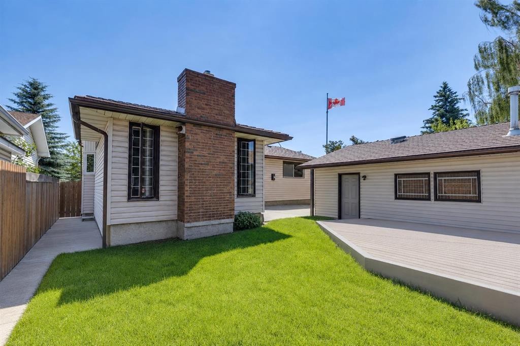 4819 Rundlewood Drive Ne, Calgary, AB - Outdoor