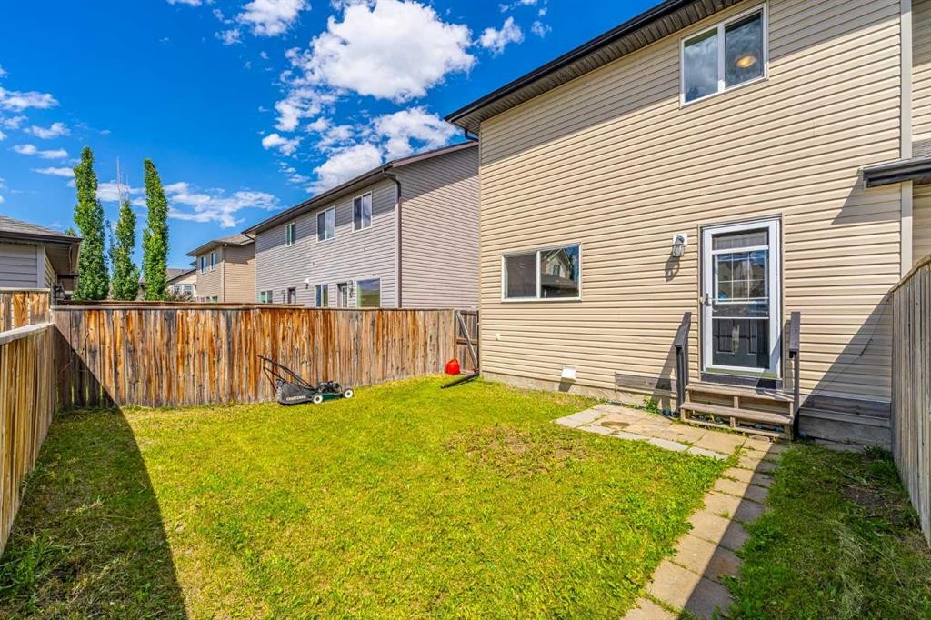 15 Panora Square Nw, Calgary, AB - Outdoor