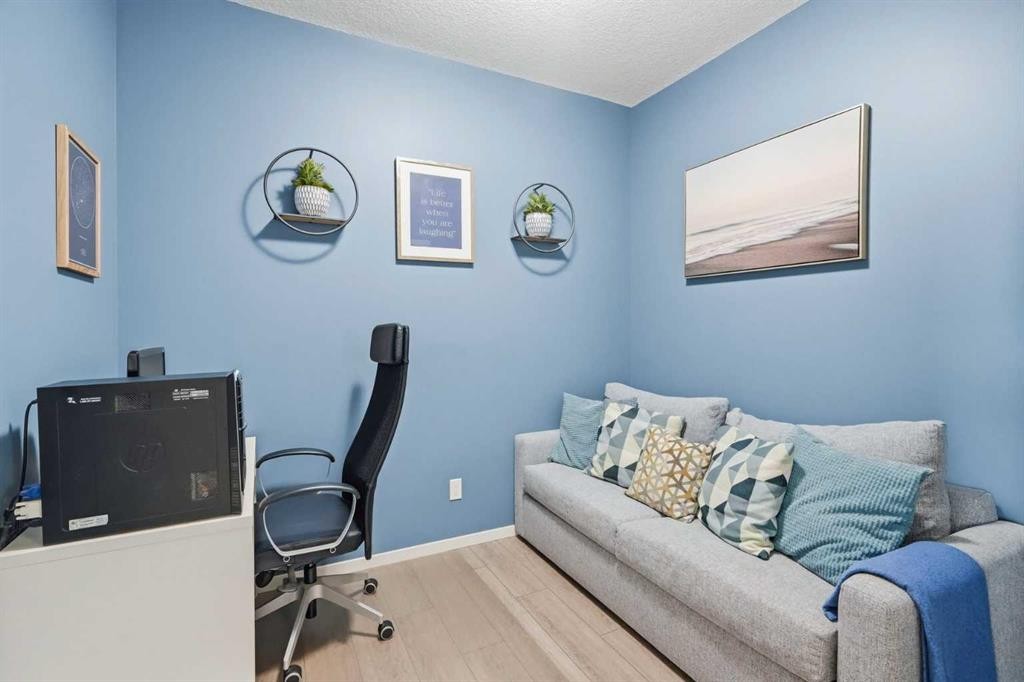 206 Lucas Crescent Nw, Calgary, AB - Indoor