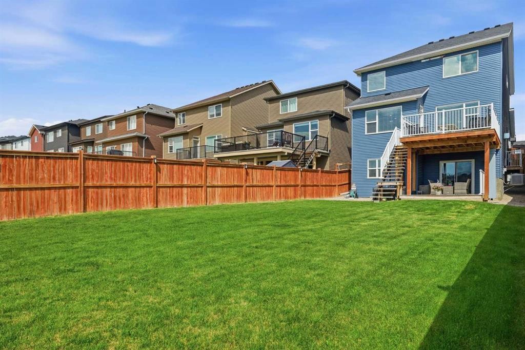 206 Lucas Crescent Nw, Calgary, AB - Outdoor With Deck Patio Veranda