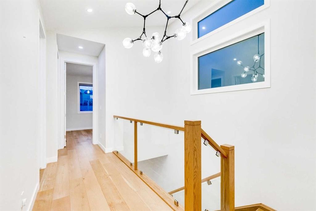 2039 44 Avenue Sw, Calgary, AB - Indoor Photo Showing Other Room