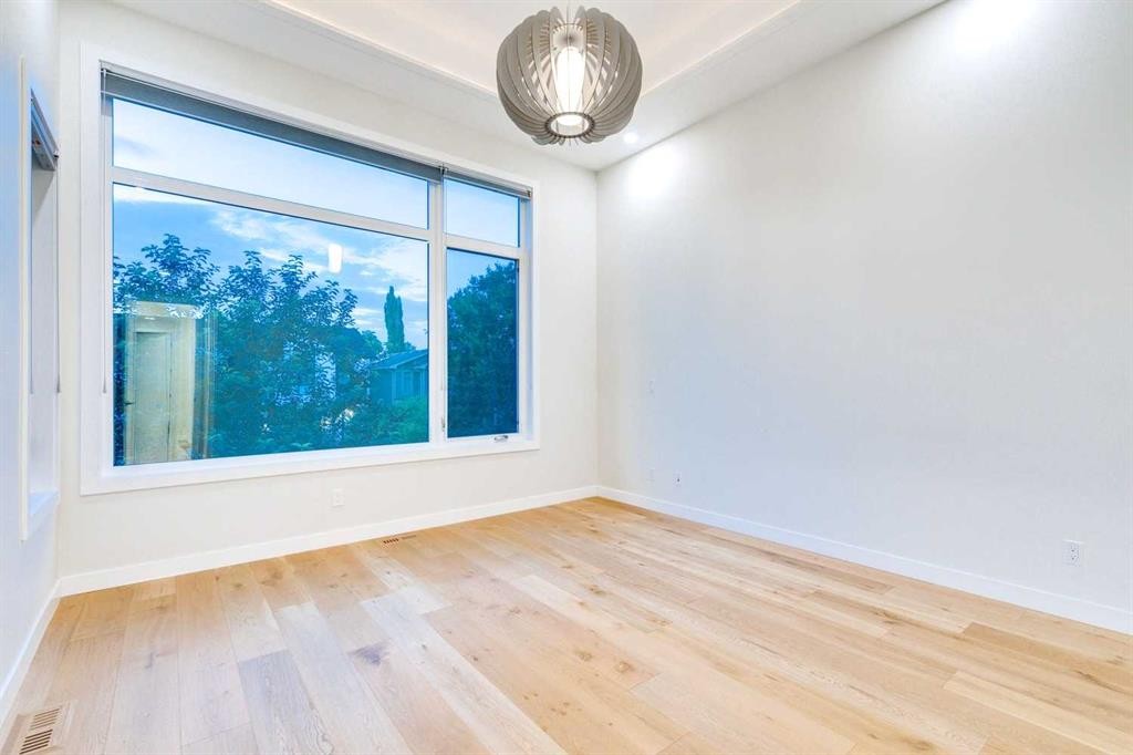2039 44 Avenue Sw, Calgary, AB - Indoor Photo Showing Other Room