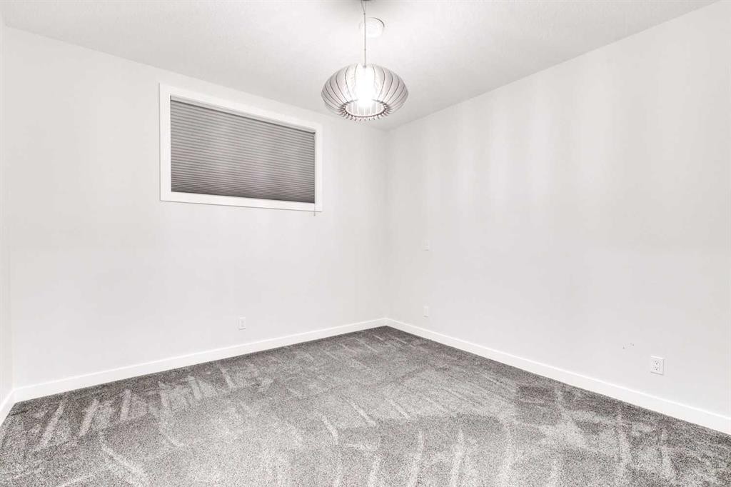 2039 44 Avenue Sw, Calgary, AB - Indoor Photo Showing Other Room