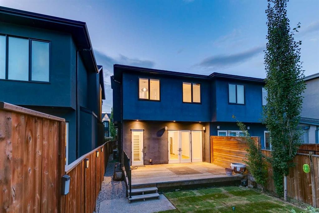 2039 44 Avenue Sw, Calgary, AB - Outdoor