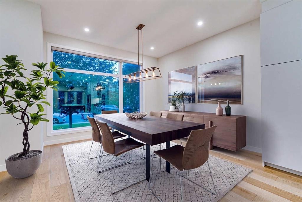 2039 44 Avenue Sw, Calgary, AB - Indoor Photo Showing Dining Room