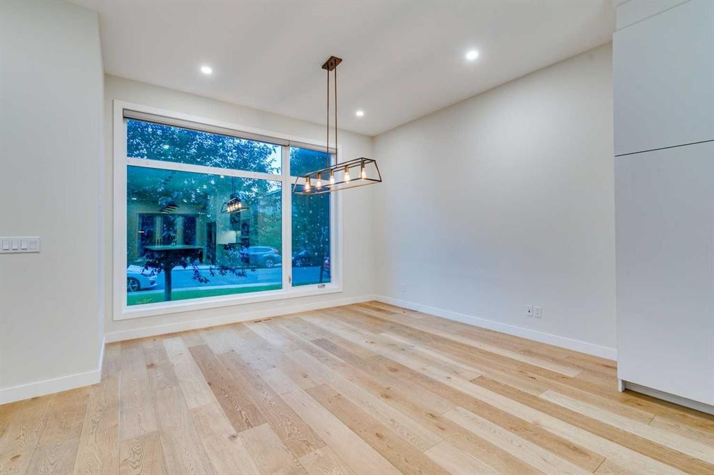 2039 44 Avenue Sw, Calgary, AB - Indoor Photo Showing Other Room