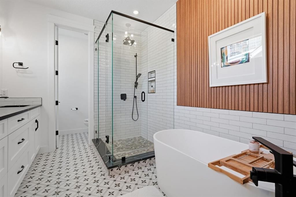 736 35 Street Nw, Calgary, AB - Indoor