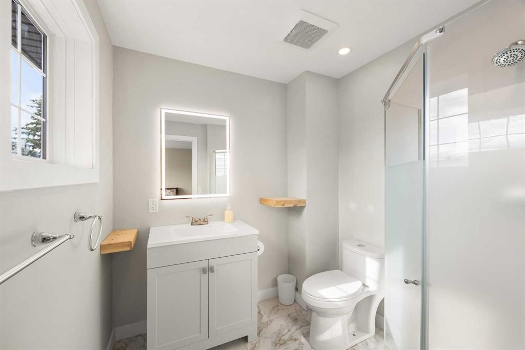 223 Coventry Road Ne, Calgary, AB - Indoor Photo Showing Bathroom