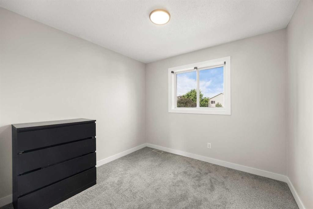 223 Coventry Road Ne, Calgary, AB - Indoor Photo Showing Other Room