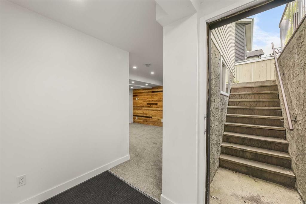 223 Coventry Road Ne, Calgary, AB - Indoor Photo Showing Other Room
