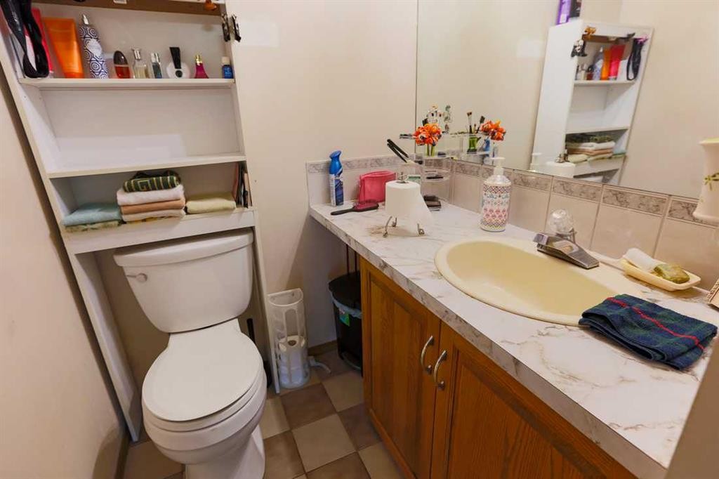 89 Athabasca Crescent, Crossfield, AB - Indoor Photo Showing Bathroom
