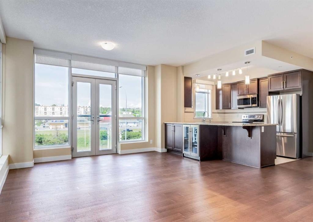 408-32 Varsity Estates Circle Nw, Calgary, AB - Indoor Photo Showing Kitchen With Stainless Steel Kitchen