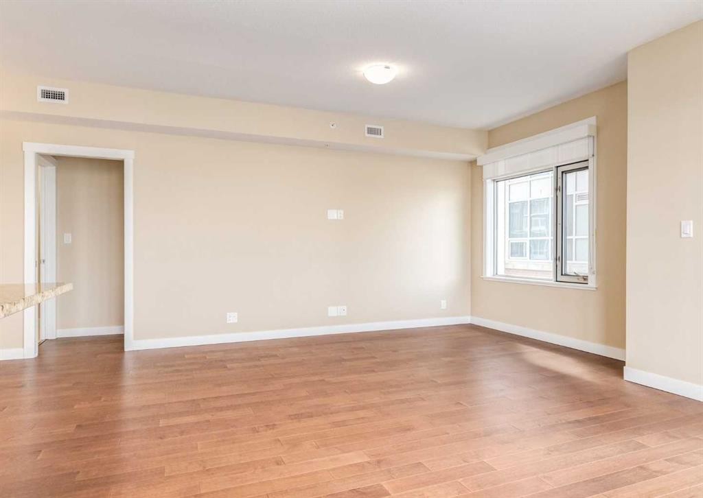 408-32 Varsity Estates Circle Nw, Calgary, AB - Indoor Photo Showing Other Room