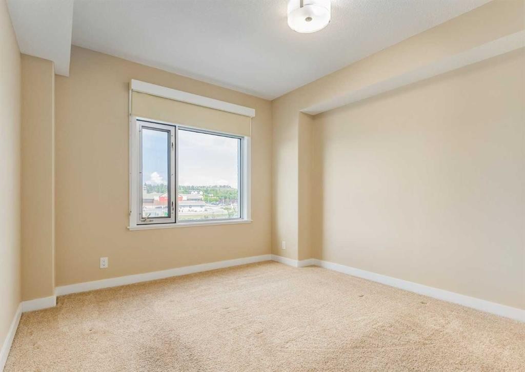 408-32 Varsity Estates Circle Nw, Calgary, AB - Indoor Photo Showing Other Room