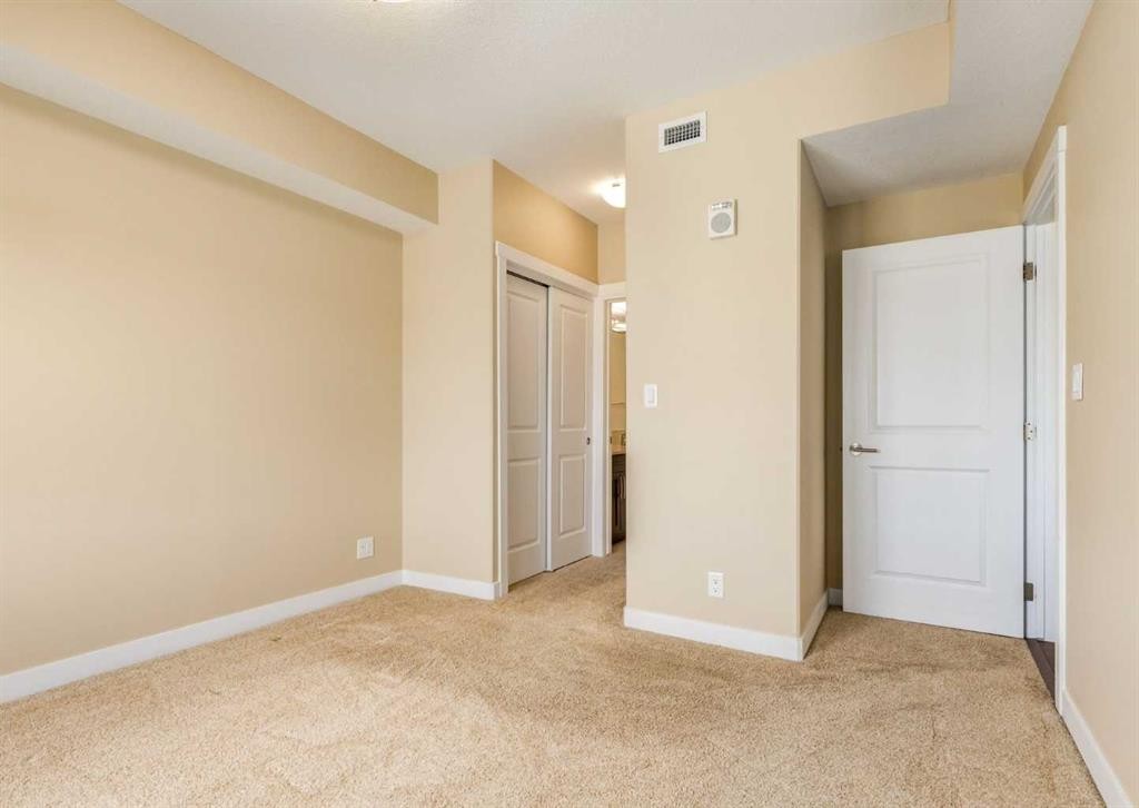 408-32 Varsity Estates Circle Nw, Calgary, AB - Indoor Photo Showing Other Room