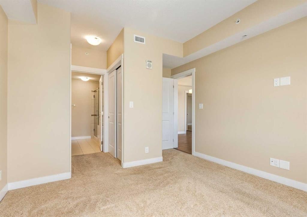 408-32 Varsity Estates Circle Nw, Calgary, AB - Indoor Photo Showing Other Room