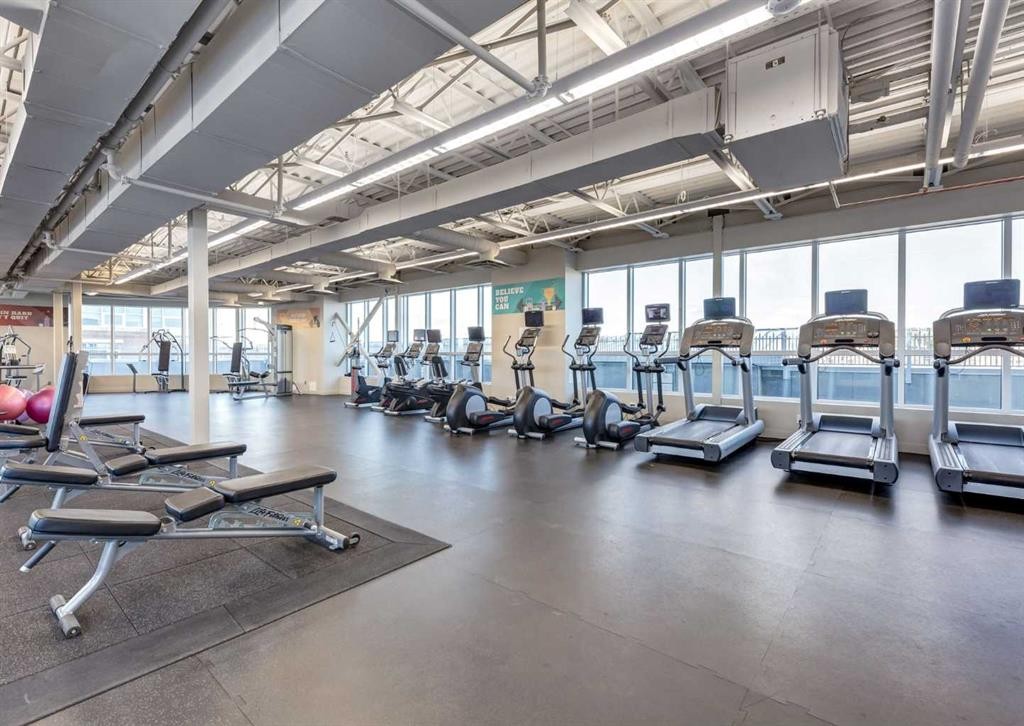408-32 Varsity Estates Circle Nw, Calgary, AB - Indoor Photo Showing Gym Room