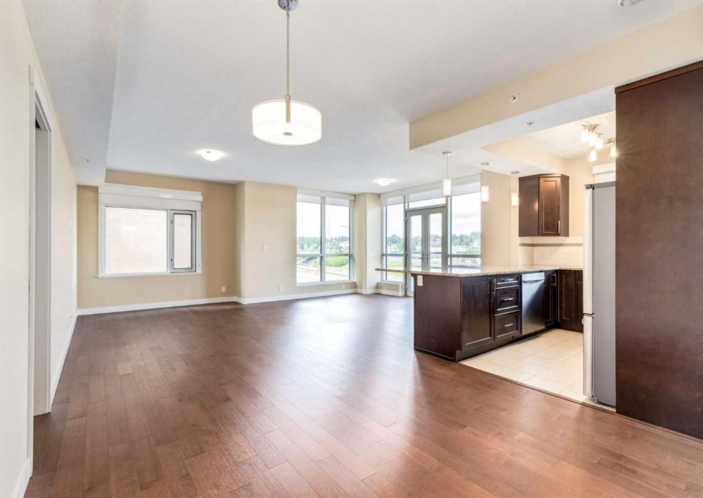 408-32 Varsity Estates Circle Nw, Calgary, AB - Indoor