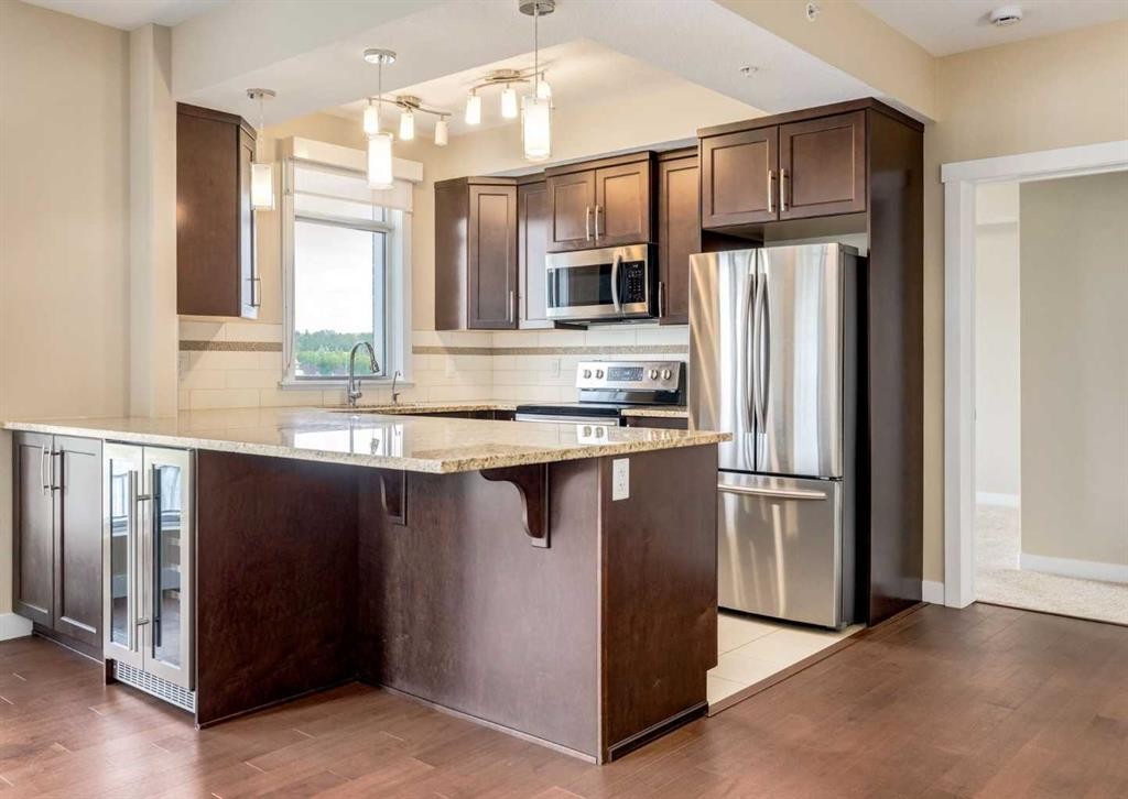 408-32 Varsity Estates Circle Nw, Calgary, AB - Indoor Photo Showing Kitchen With Stainless Steel Kitchen With Upgraded Kitchen