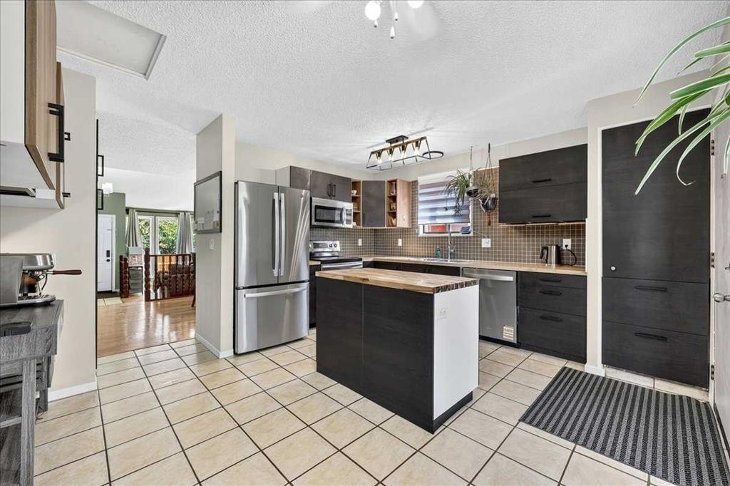 172 Whitehaven Road Ne, Calgary, AB