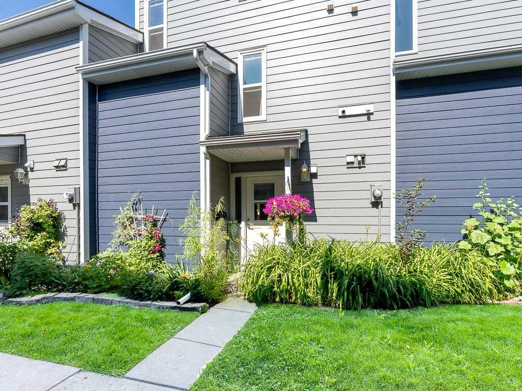 5-93 Grier Place Ne, Calgary, AB - Outdoor