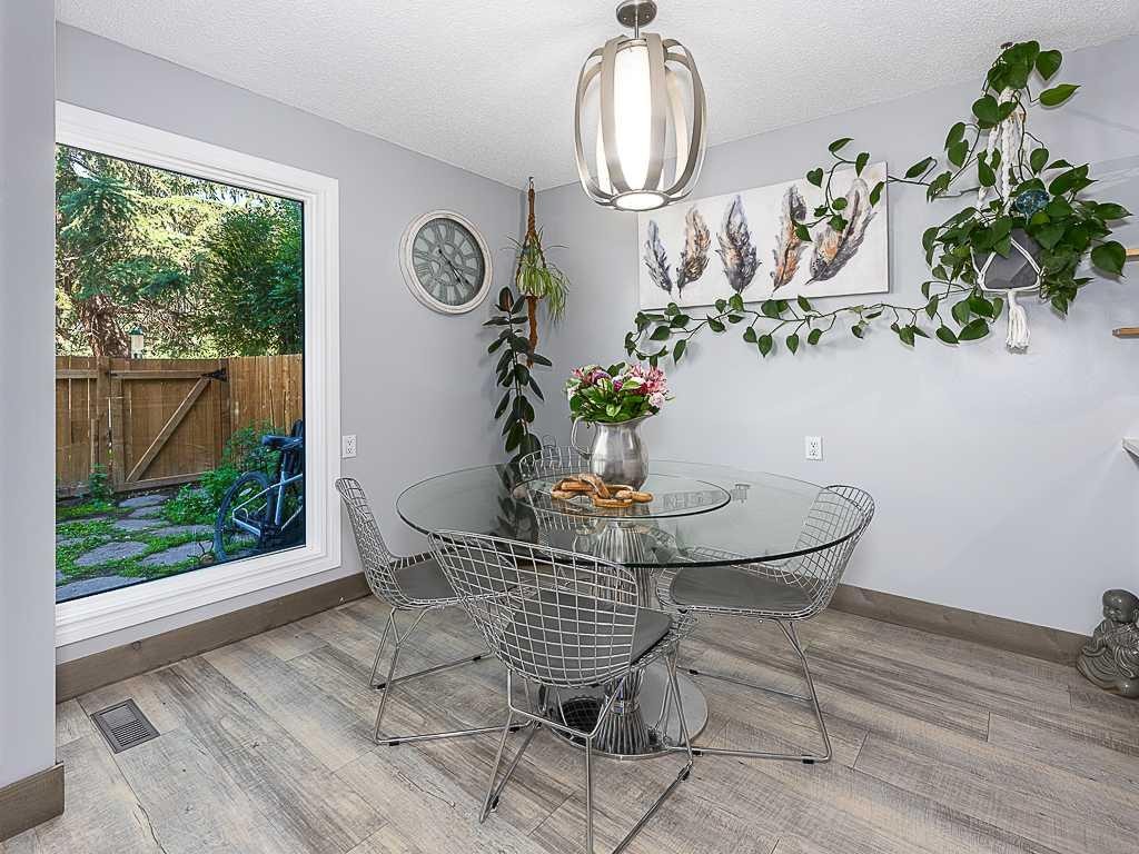 5-93 Grier Place Ne, Calgary, AB - Indoor Photo Showing Dining Room