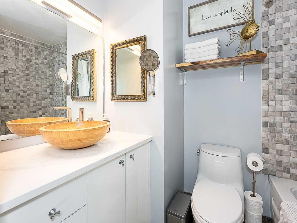 5-93 Grier Place Ne, Calgary, AB - Indoor Photo Showing Bathroom