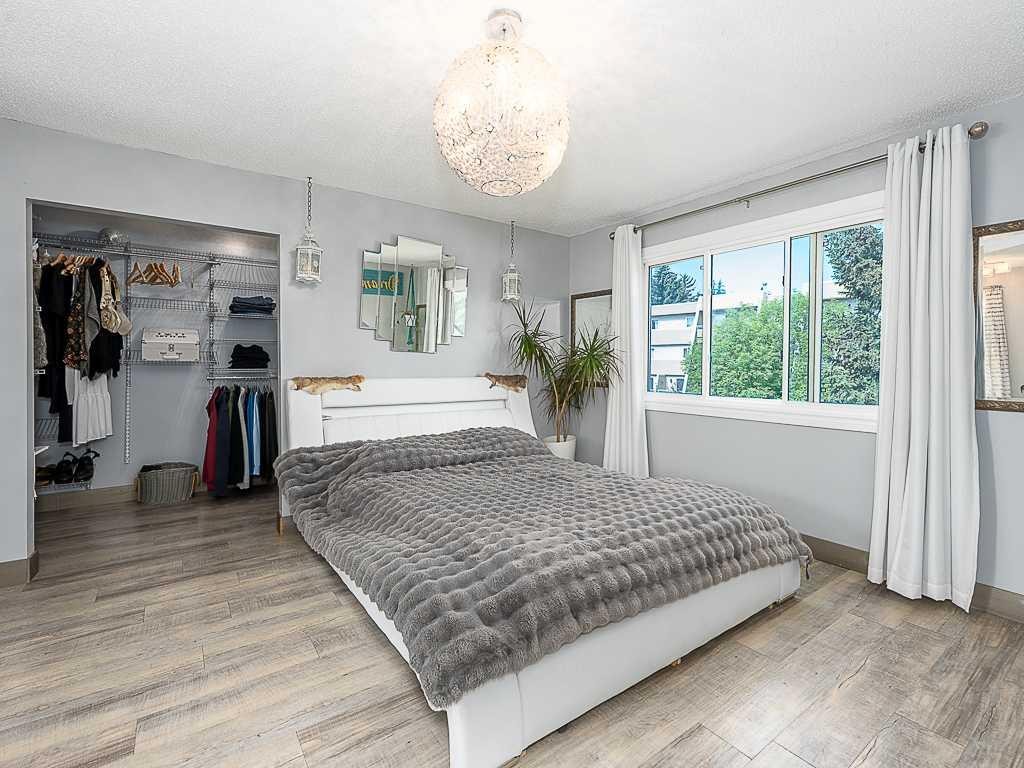 5-93 Grier Place Ne, Calgary, AB - Indoor Photo Showing Bedroom