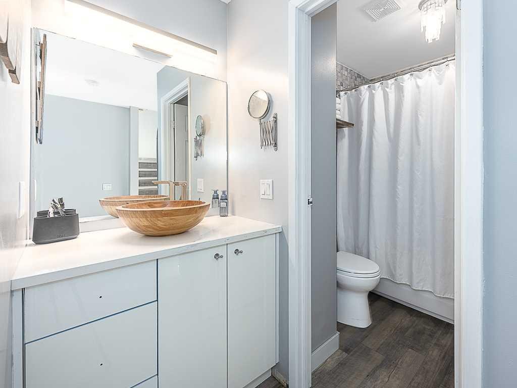 5-93 Grier Place Ne, Calgary, AB - Indoor Photo Showing Bathroom