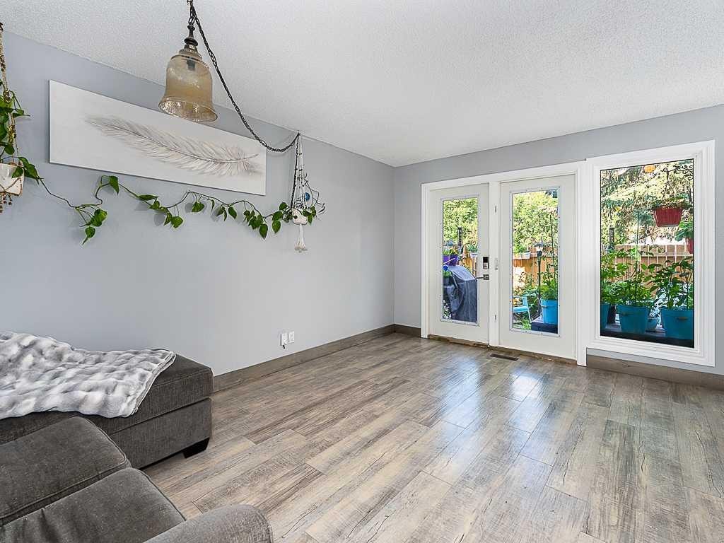 5-93 Grier Place Ne, Calgary, AB - Indoor