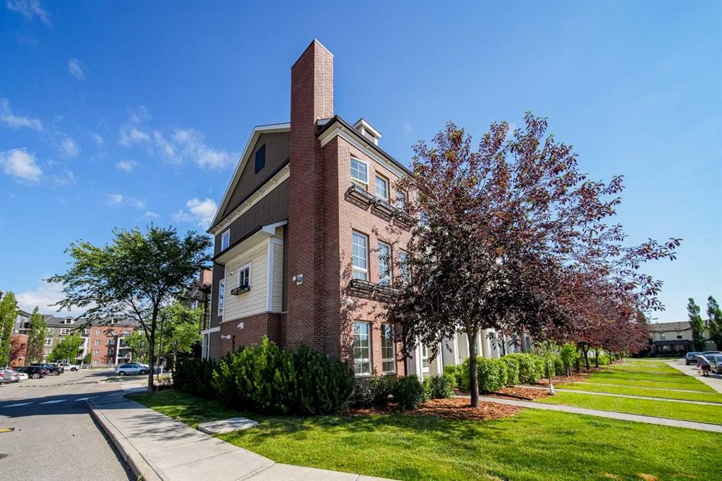 211 Copperpond Common Se, Calgary, AB - Outdoor