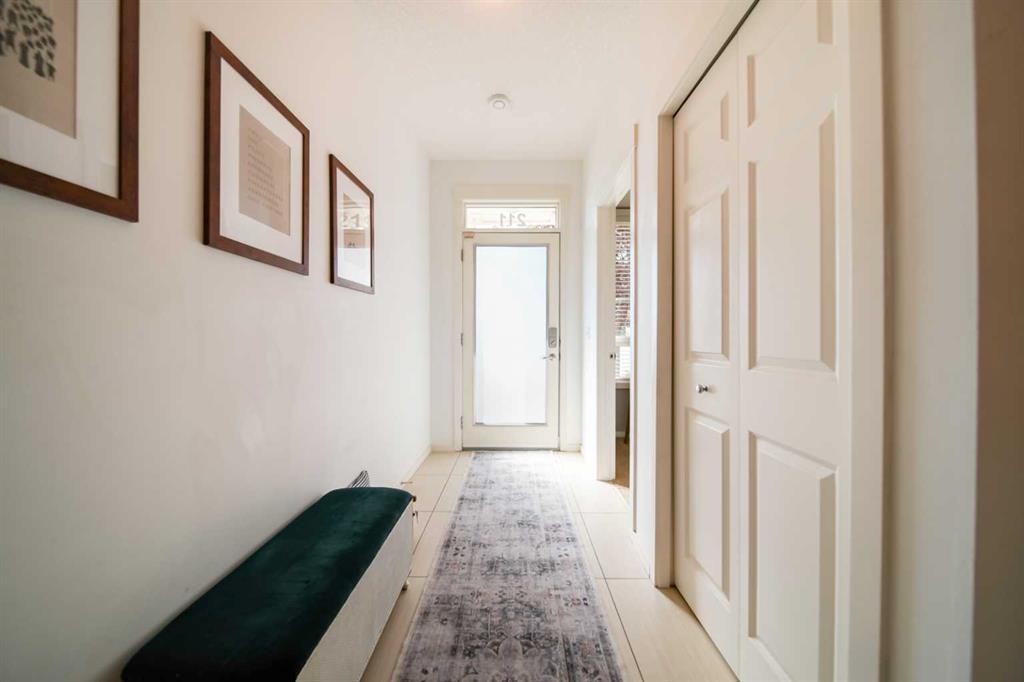 211 Copperpond Common Se, Calgary, AB - Indoor Photo Showing Other Room