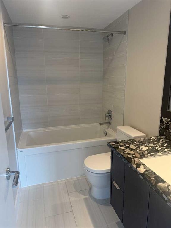 805-519 Riverfront Avenue Se, Calgary, AB - Indoor Photo Showing Bathroom