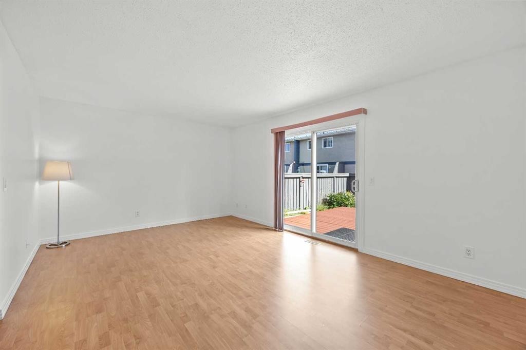 605-6223 31 Avenue Nw, Calgary, AB - Indoor Photo Showing Other Room