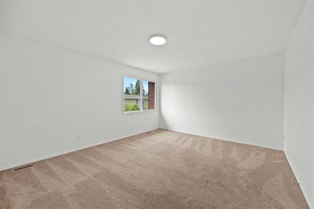 605-6223 31 Avenue Nw, Calgary, AB - Indoor Photo Showing Other Room