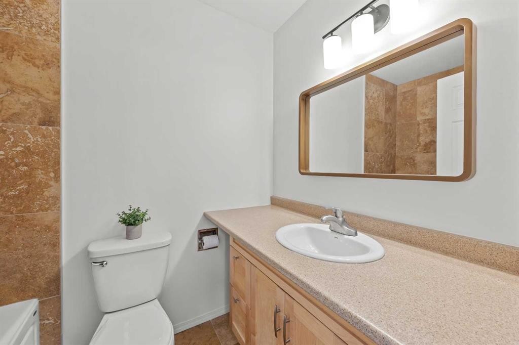 605-6223 31 Avenue Nw, Calgary, AB - Indoor Photo Showing Bathroom
