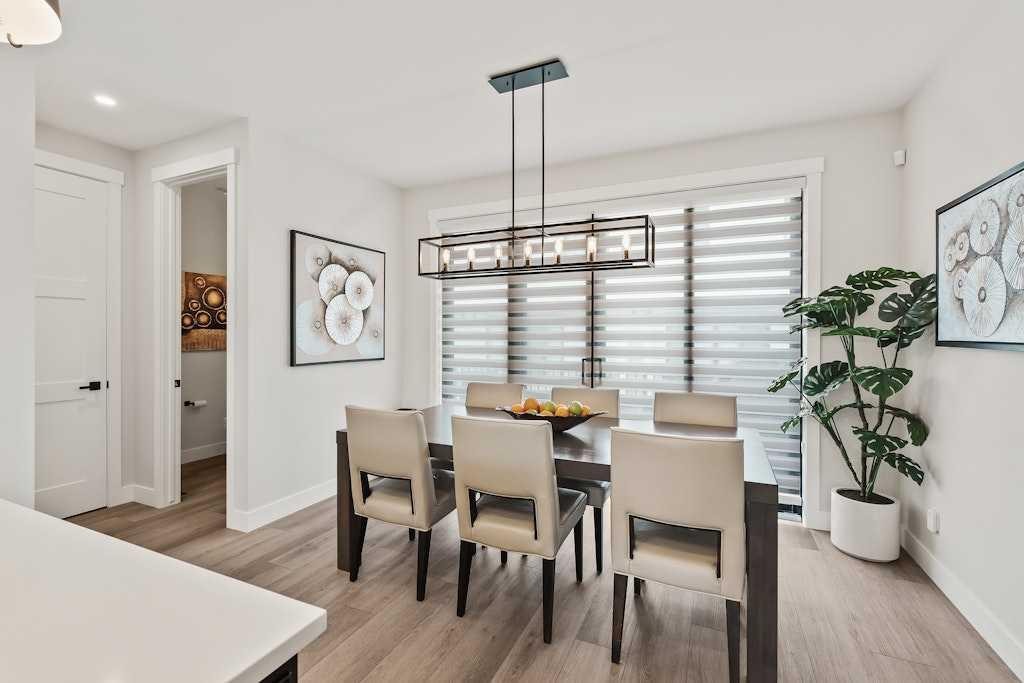 138 Discovery Drive Sw, Calgary, AB - Indoor Photo Showing Dining Room