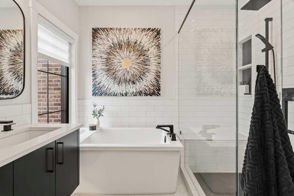138 Discovery Drive Sw, Calgary, AB - Indoor Photo Showing Bathroom
