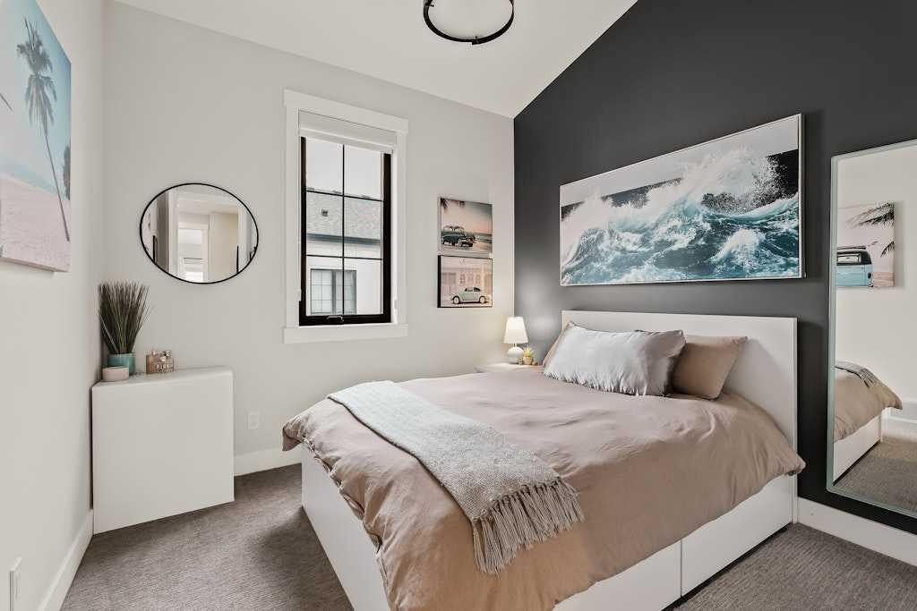 138 Discovery Drive Sw, Calgary, AB - Indoor Photo Showing Bedroom
