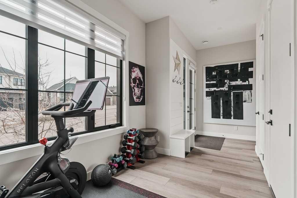 138 Discovery Drive Sw, Calgary, AB - Indoor
