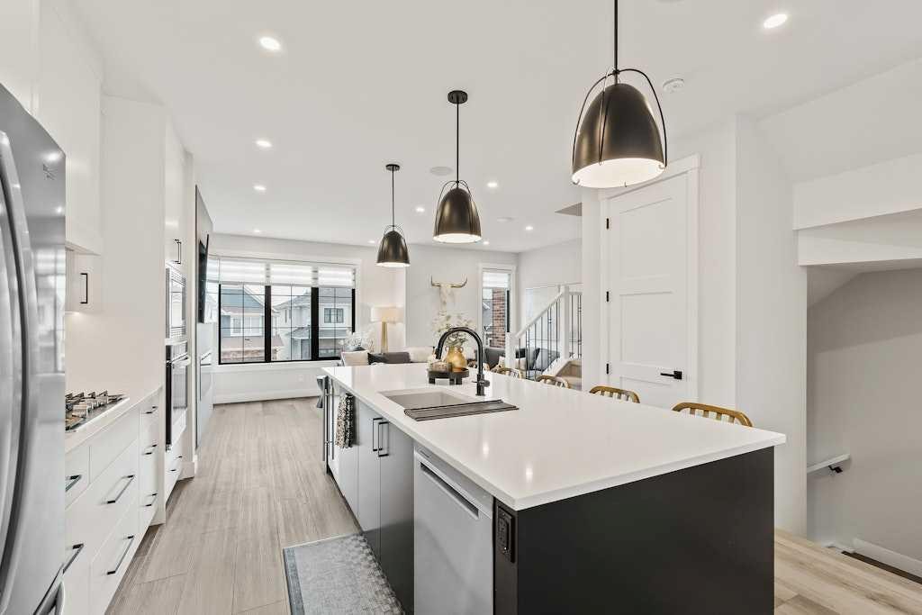 138 Discovery Drive Sw, Calgary, AB - Indoor Photo Showing Kitchen With Upgraded Kitchen