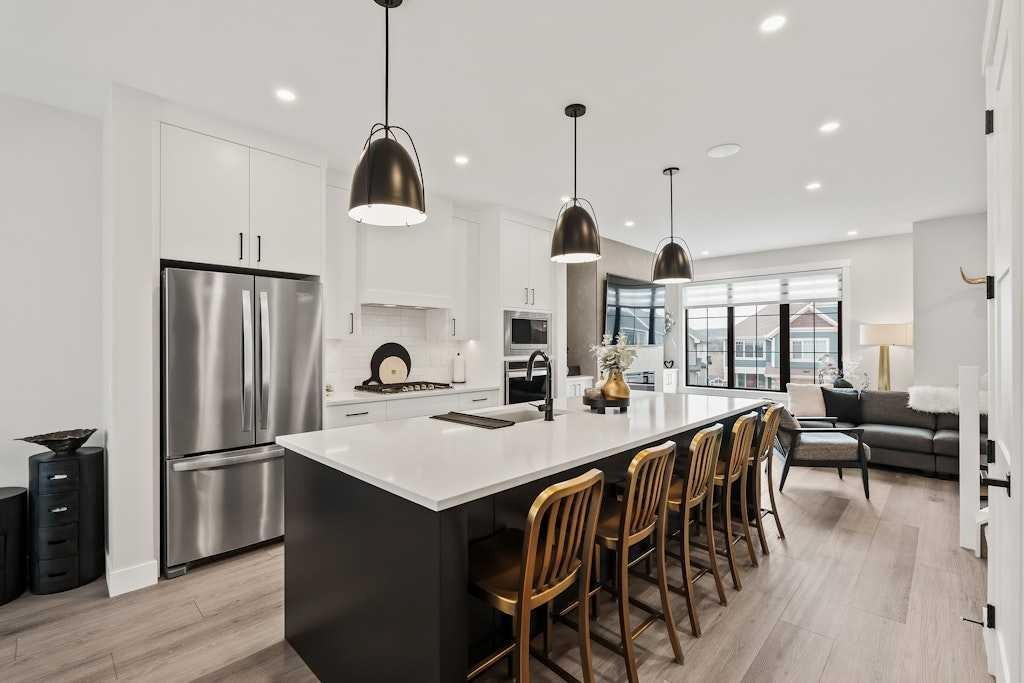 138 Discovery Drive Sw, Calgary, AB - Indoor Photo Showing Kitchen With Upgraded Kitchen
