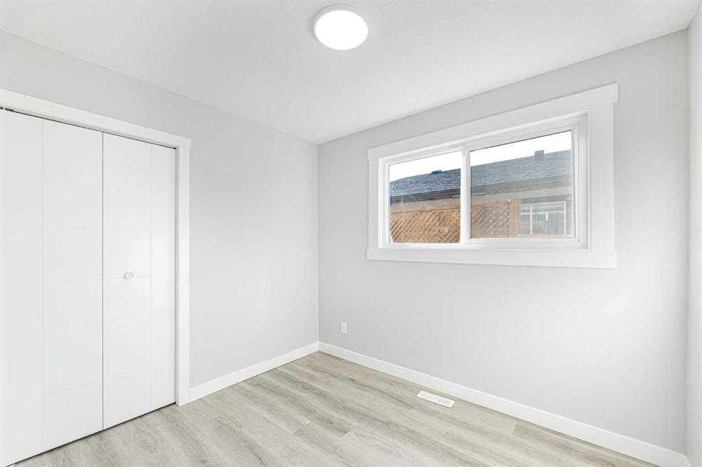 3239 Dovercliife Road Se, Calgary, AB