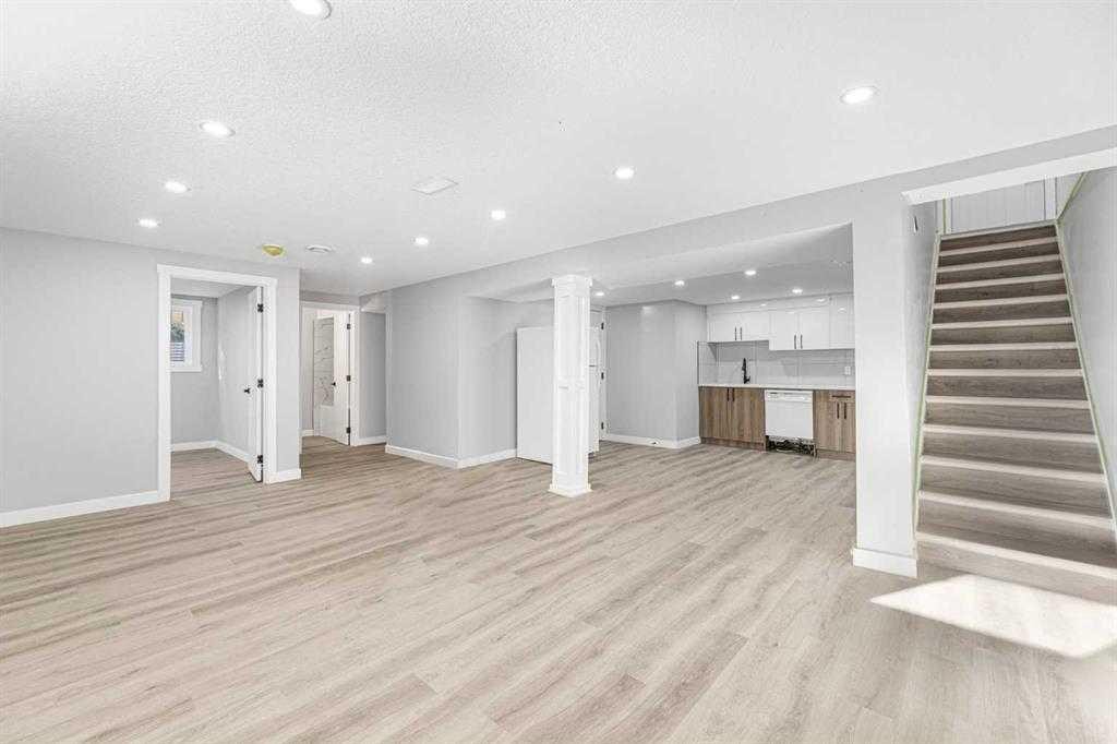 3239 Dovercliife Road Se, Calgary, AB