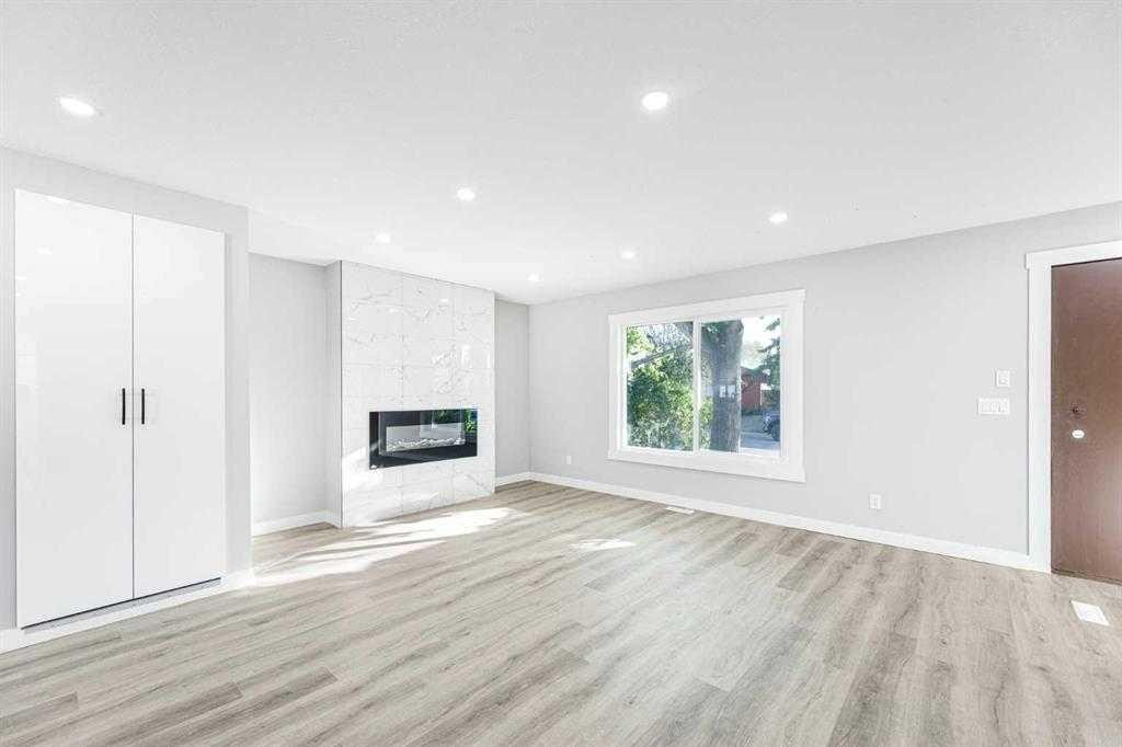 3239 Dovercliife Road Se, Calgary, AB