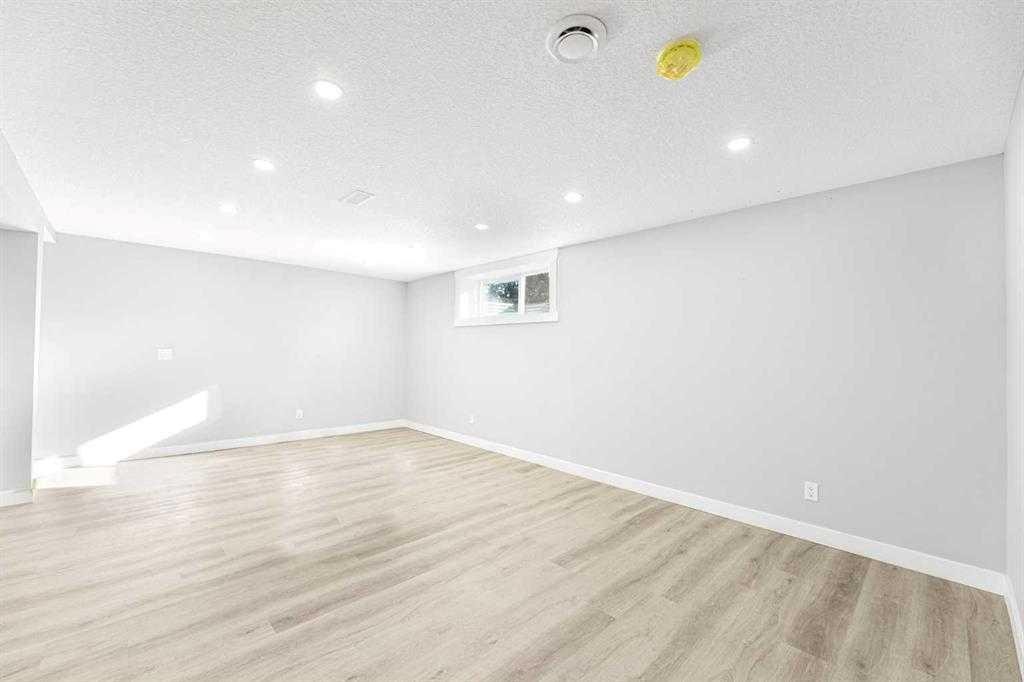 3239 Dovercliife Road Se, Calgary, AB