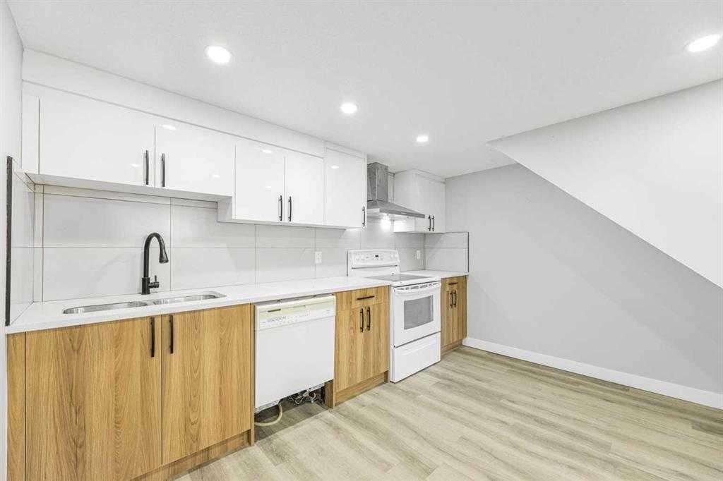 3239 Dovercliife Road Se, Calgary, AB